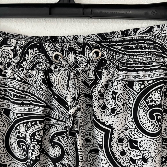 Womens Michael Kors Wide Leg Paisley Pants Size 6 Black White High Rise - Picture 4 of 8